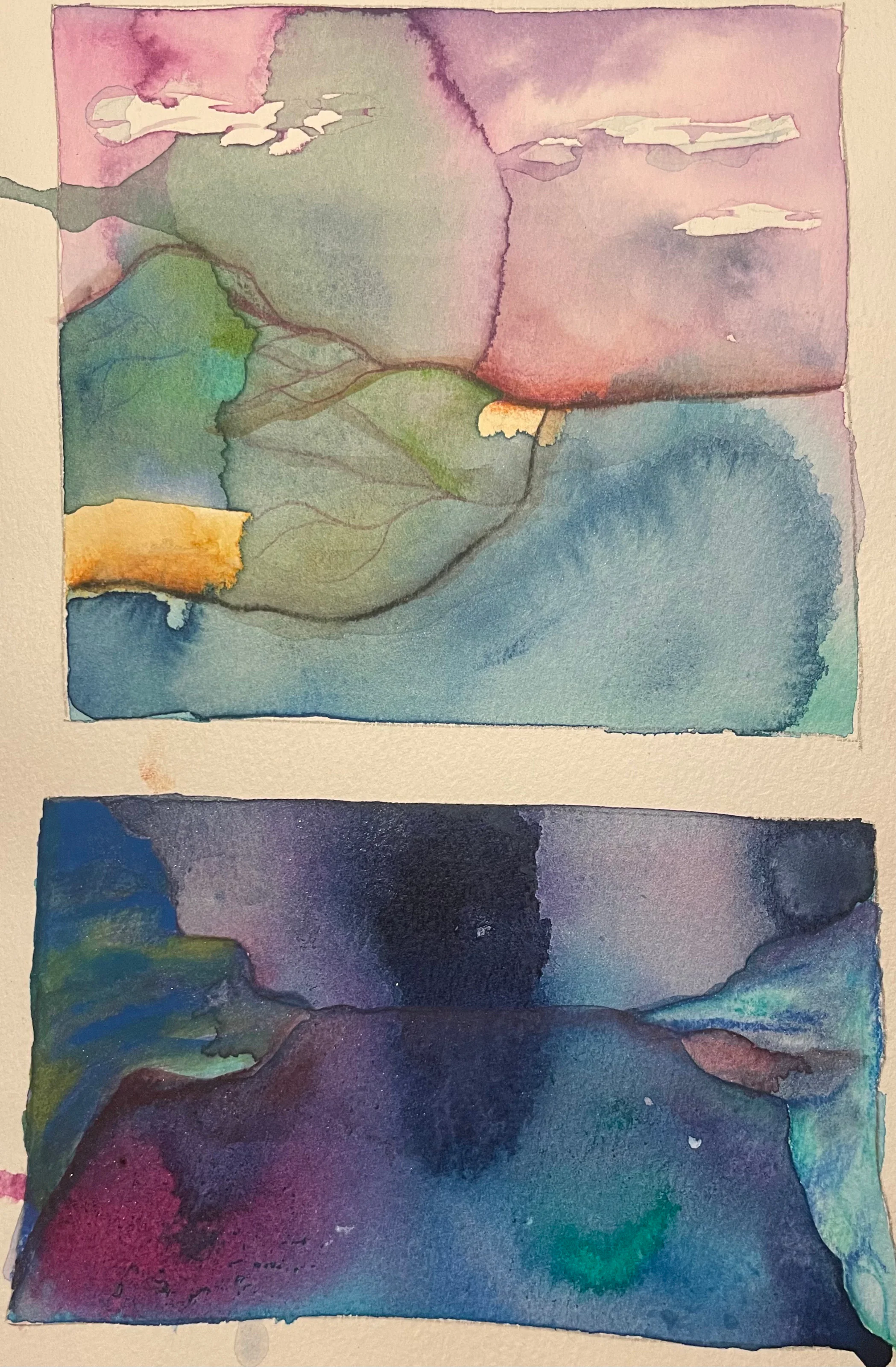 Deux aquarelles superposées aux tons doux de brume, de rose et de bleu.